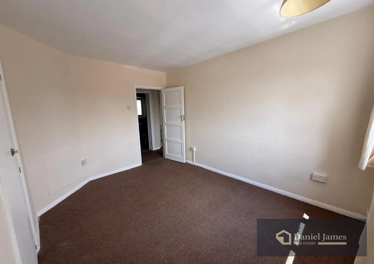 Romford, RM3, photo 7