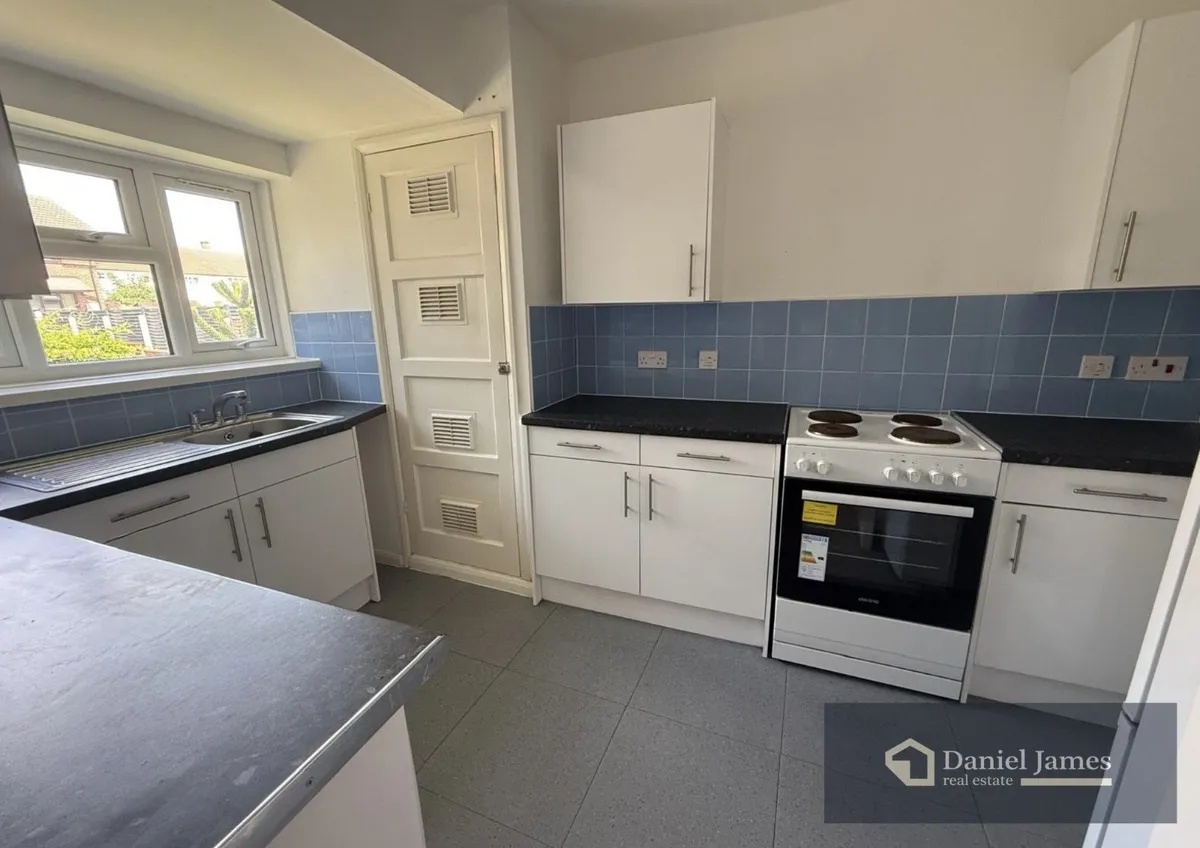 Romford, RM3, photo 4