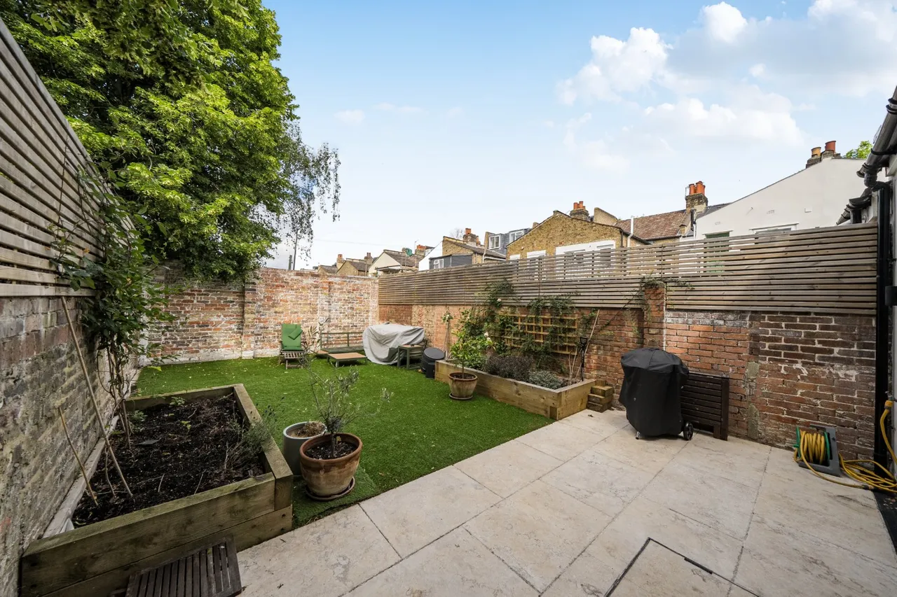 Garfield Road, Wimbledon, London, SW19, photo 3