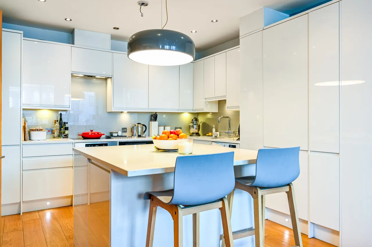 Flat 36, 100 Drayton Park, London, photo 3