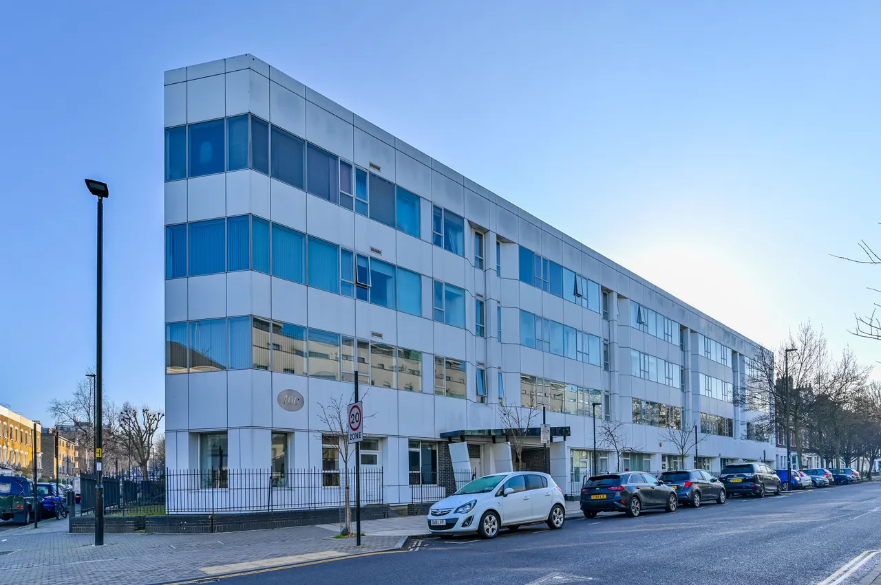 Flat 36, 100 Drayton Park, London, photo 6