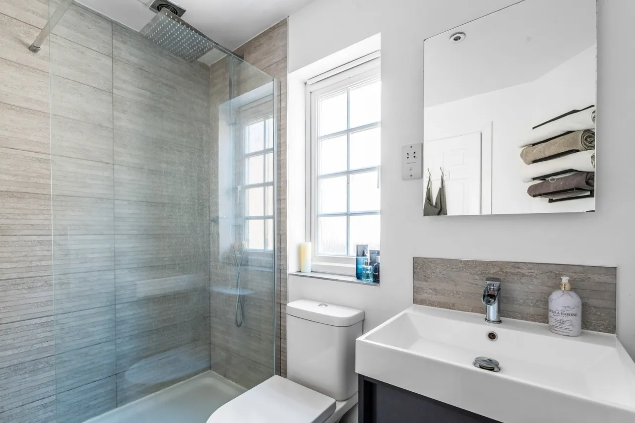 Merrow Place, Guildford, GU4, photo 11