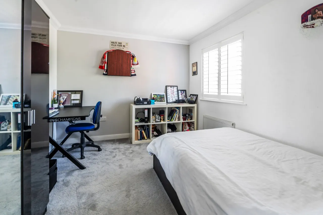 Merrow Place, Guildford, GU4, photo 9