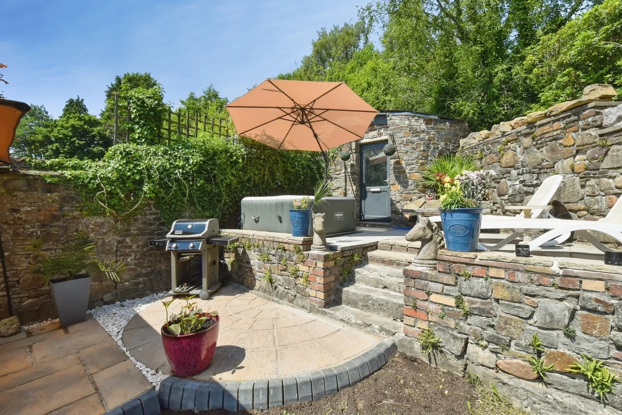 Pheasant Road, Trebanos, SA8, photo 17