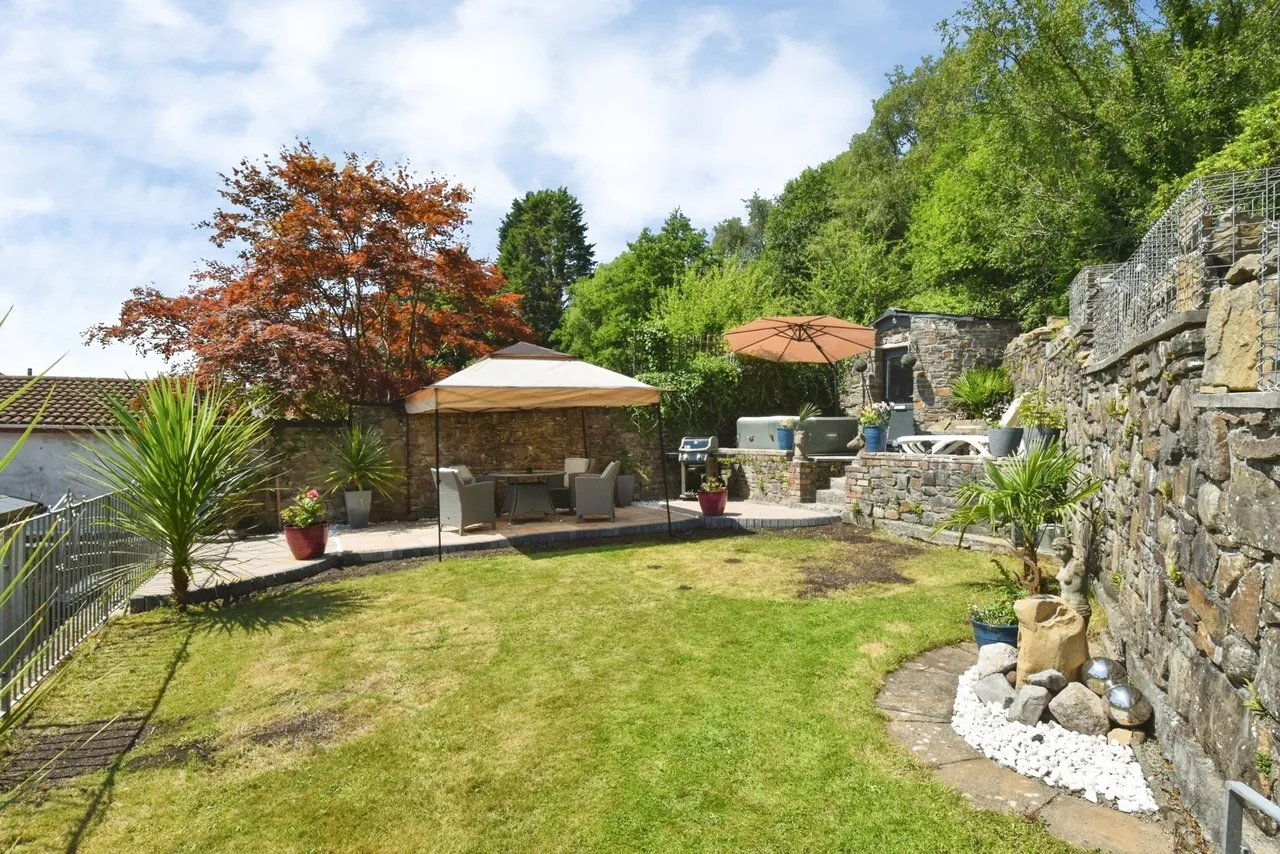 Pheasant Road, Trebanos, SA8, photo 18