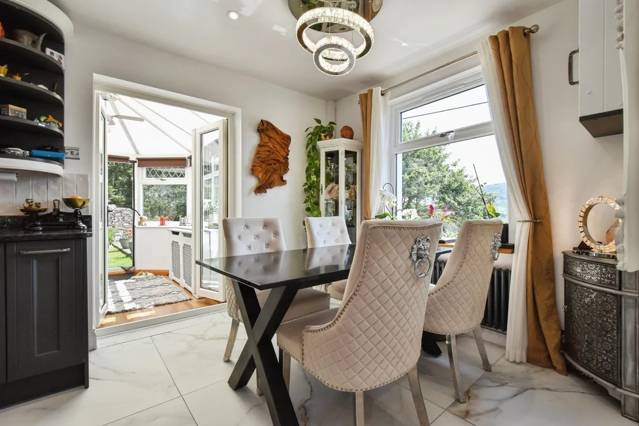 Pheasant Road, Trebanos, SA8, photo 7