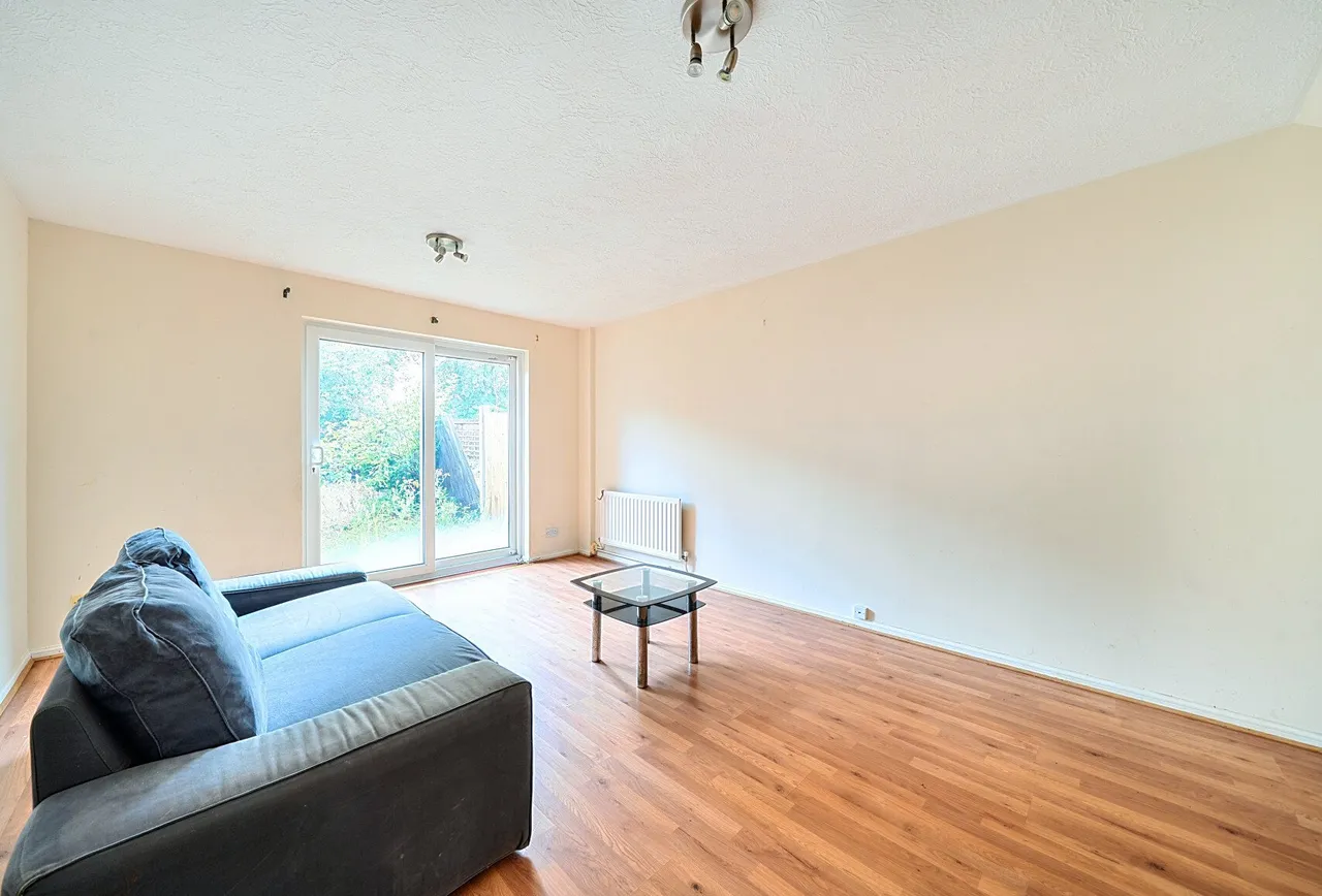 Pearce Close, Mitcham, CR4 2GP, photo 2