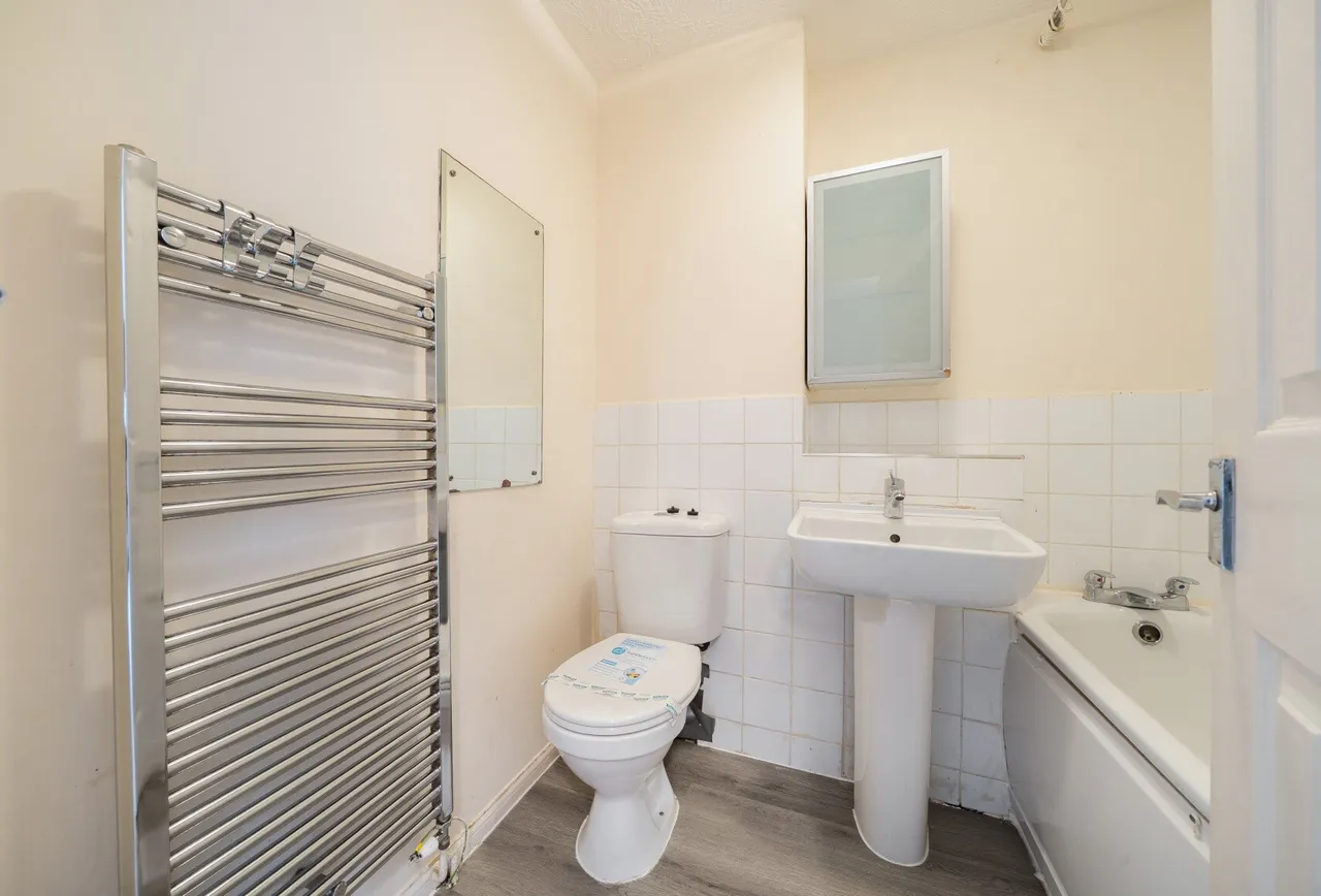 Pearce Close, Mitcham, CR4 2GP, photo 7