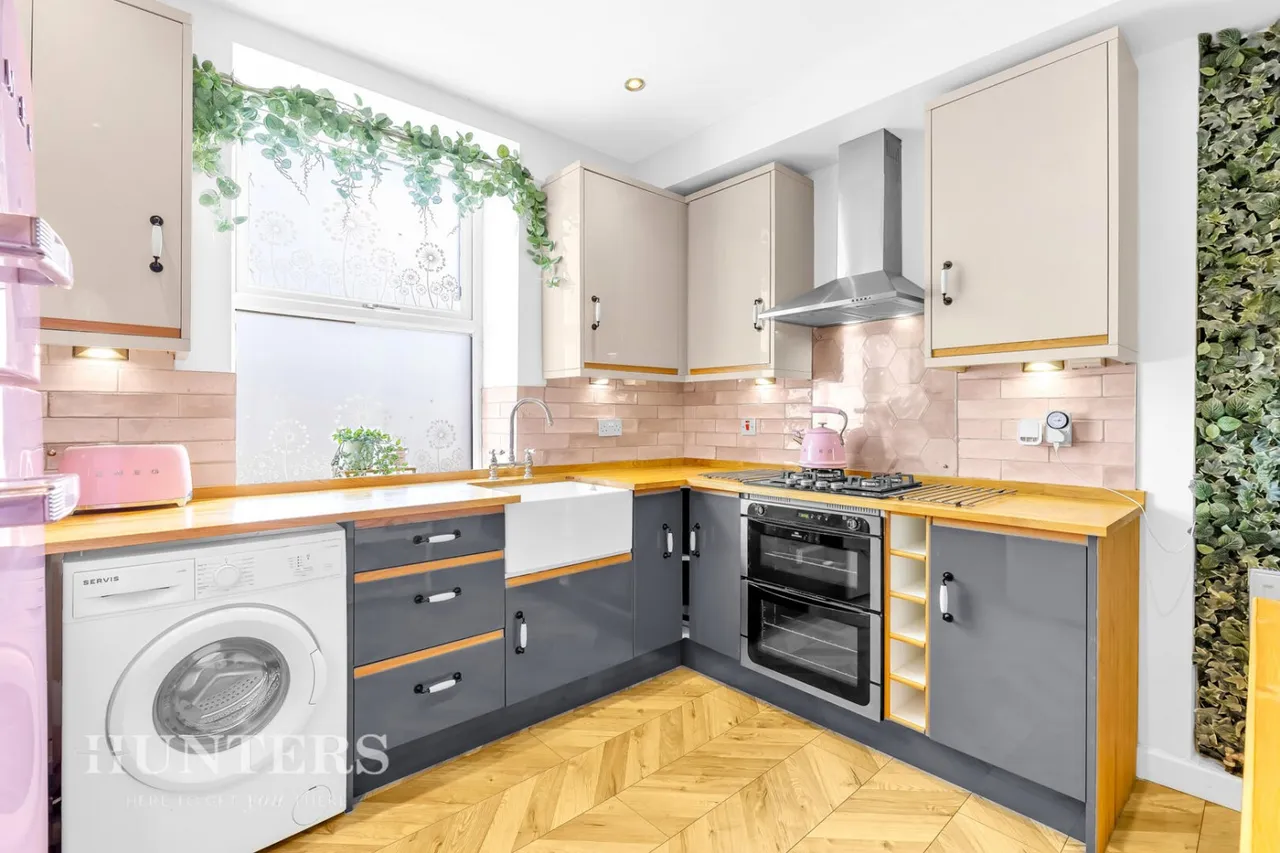 Co-Operative Street, Springhead, OL4, photo 9