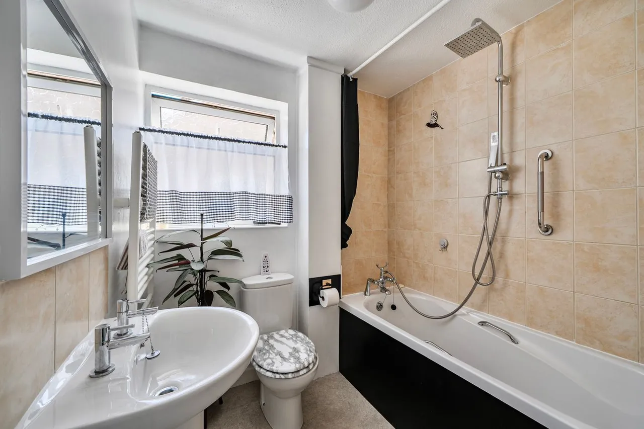 Woodbury Avenue, Wells, BA5, photo 13