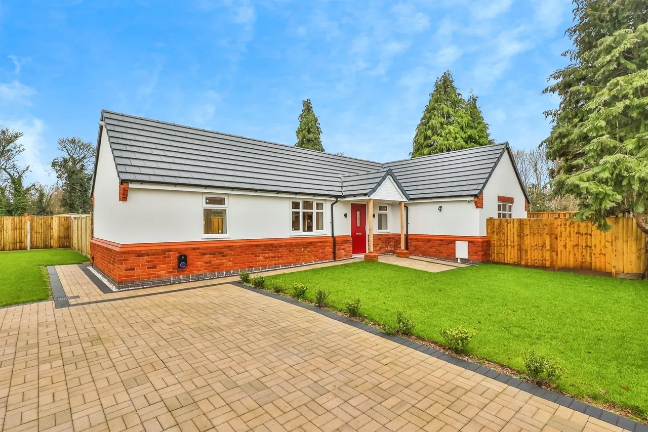 2 bed house for sale, Roberts Lane, Hucknall, NG15