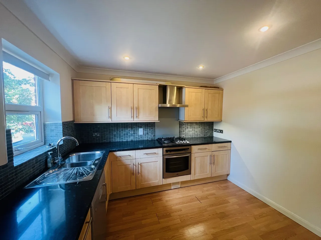 Albert Street, Maidenhead, SL6, photo 2