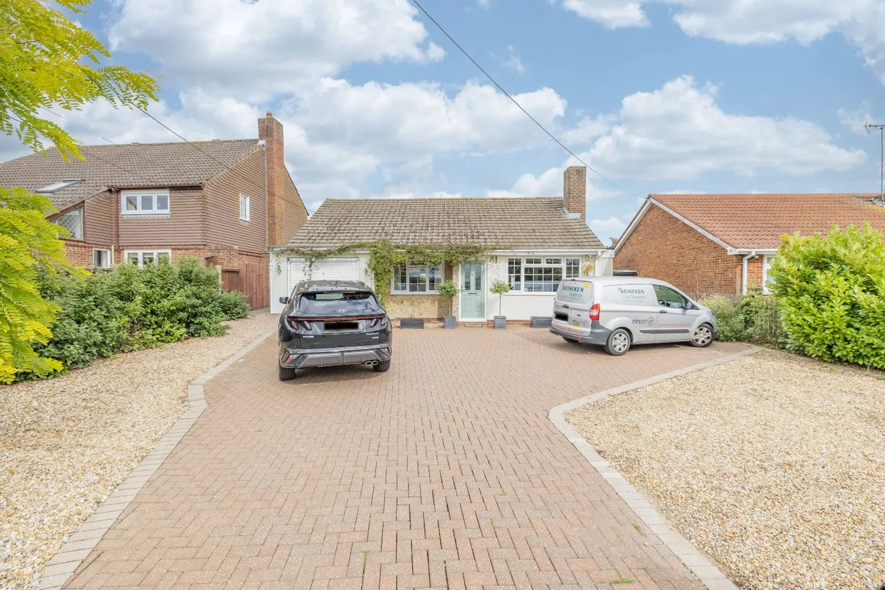 3 bed house for sale, Shalloak Road, Broad Oak, CT2