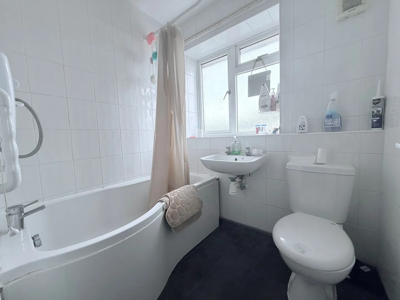 Room 3, Failsworth Close, NG11, photo 4