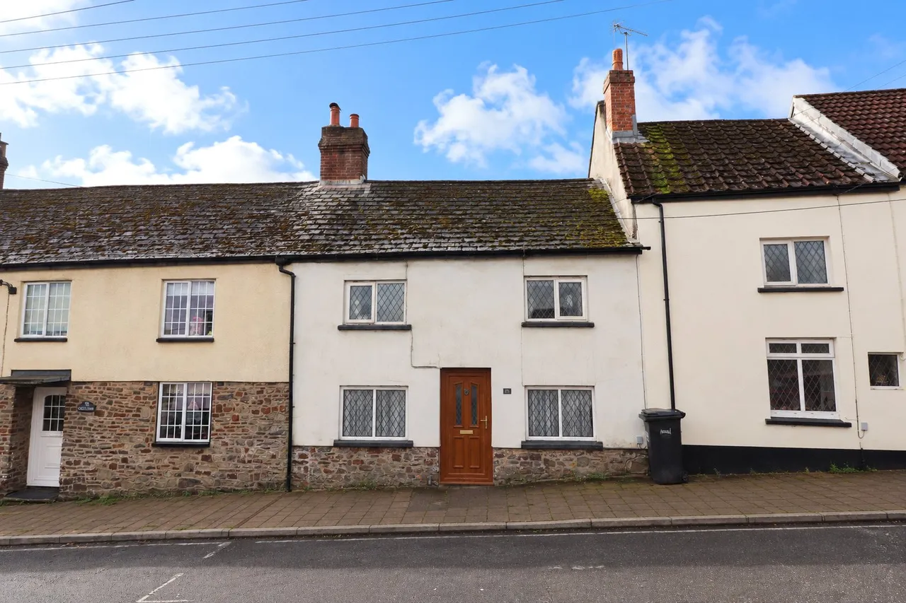 2 bed house for sale, East Street, South Molton, EX36