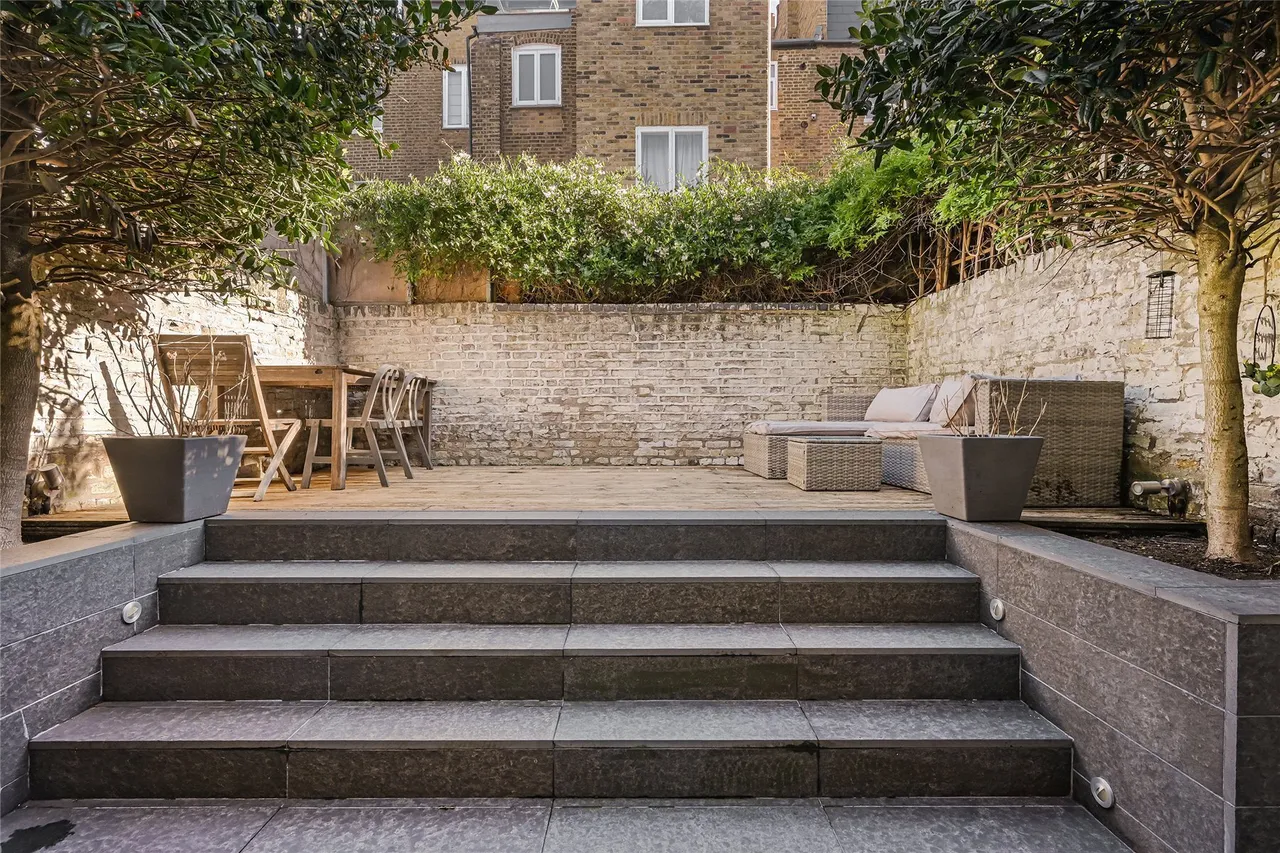 Fulham Palace Road, London, SW6, photo 6
