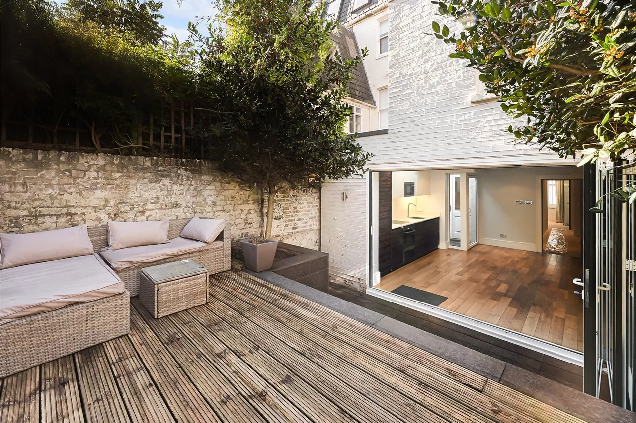Fulham Palace Road, London, SW6, photo 5