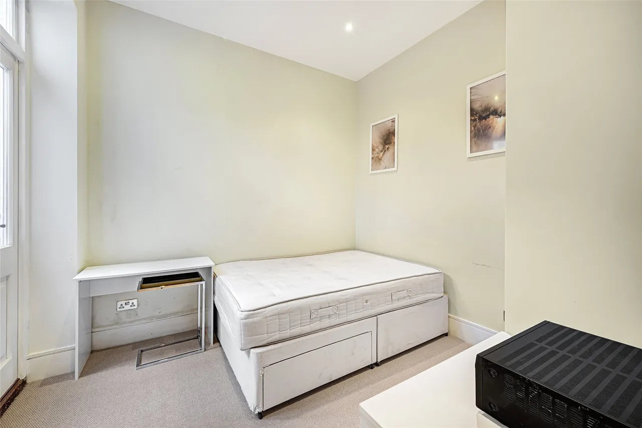 Fulham Palace Road, London, SW6, photo 11