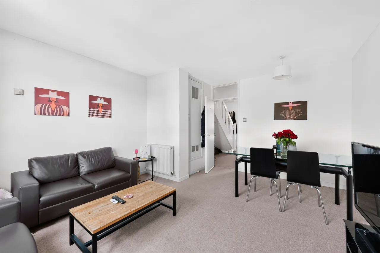 2 bed flat for sale — Putney Hill, London