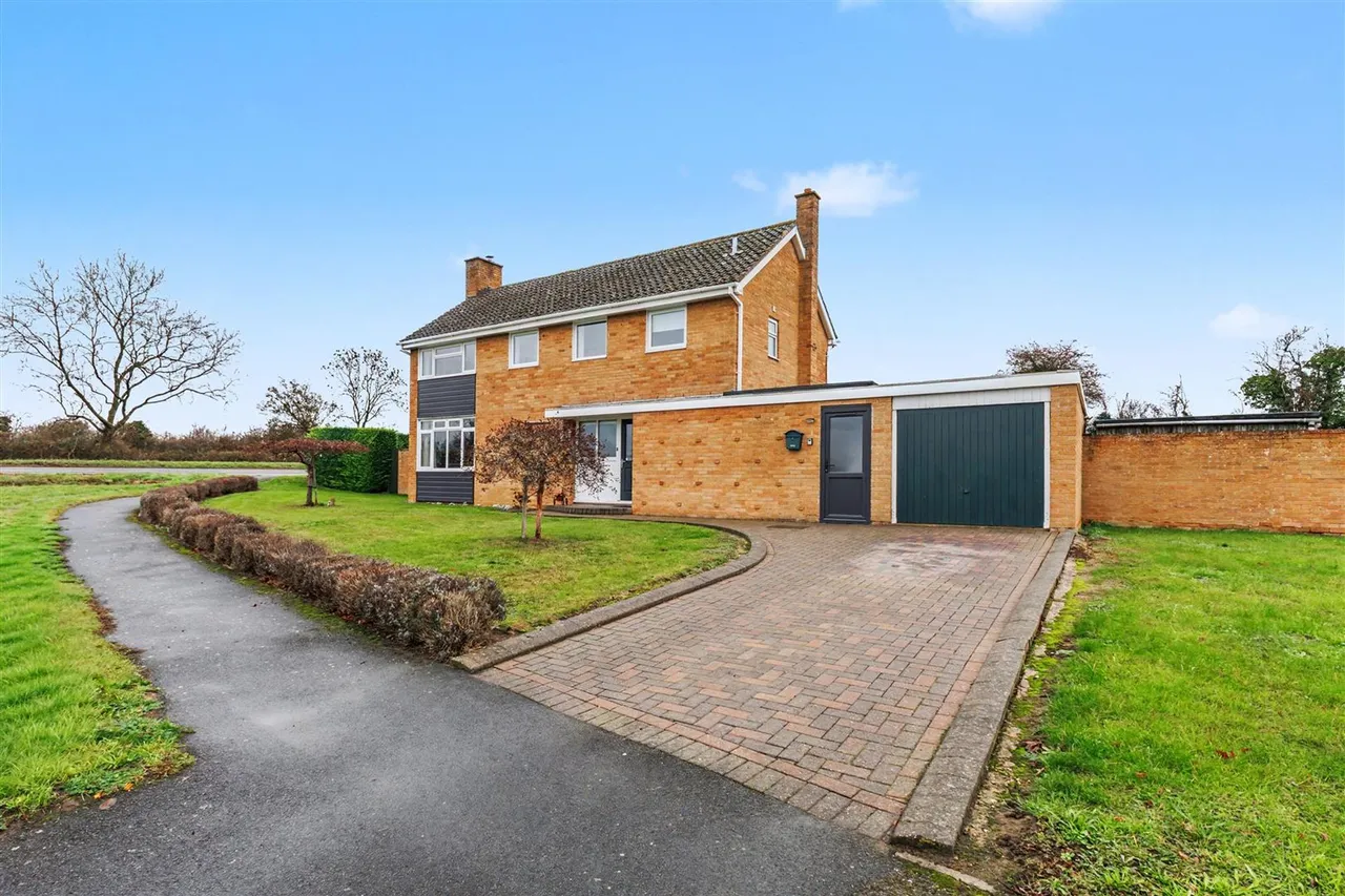4 bed house for sale — Little Road, South Littleton, WR11