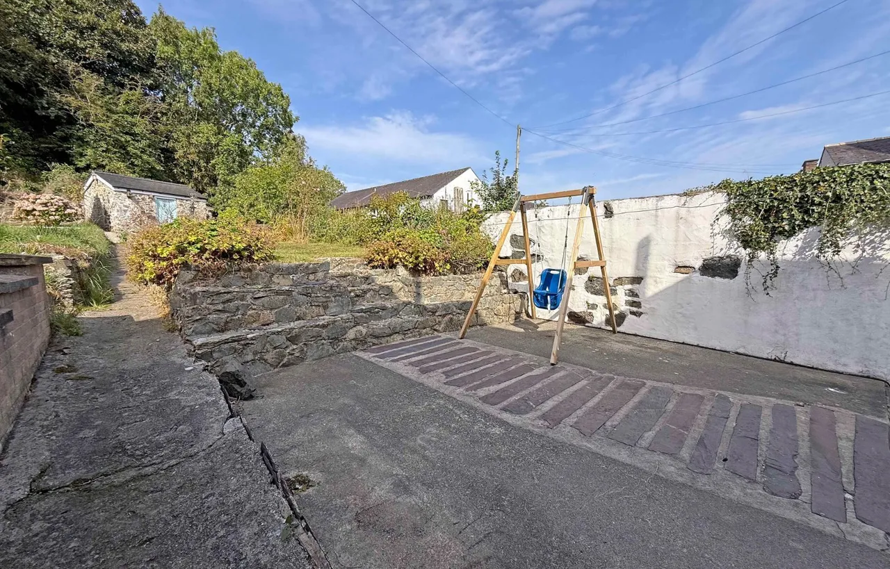 Glanhwfa Road, Llangefni, photo 7