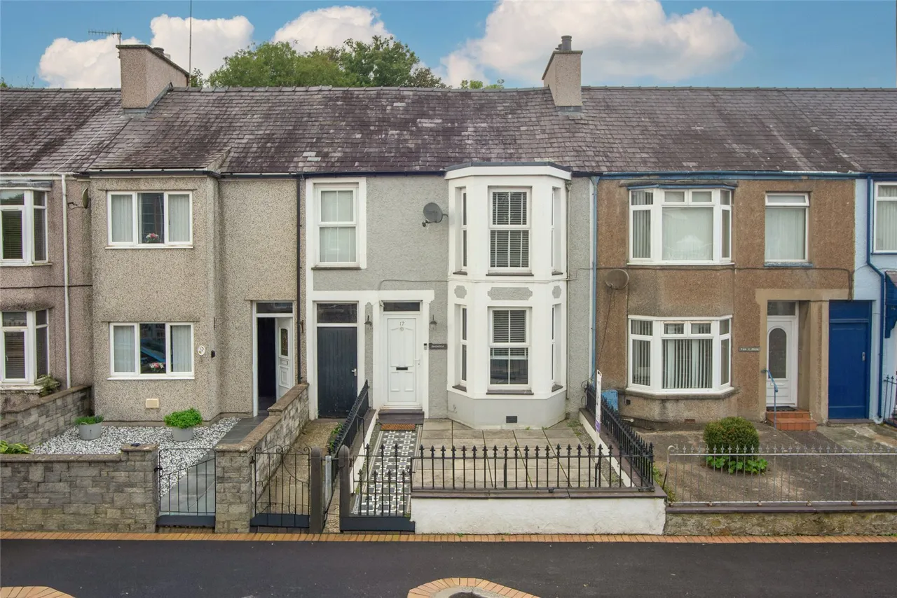 3 bed house for sale, Glanhwfa Road, Llangefni