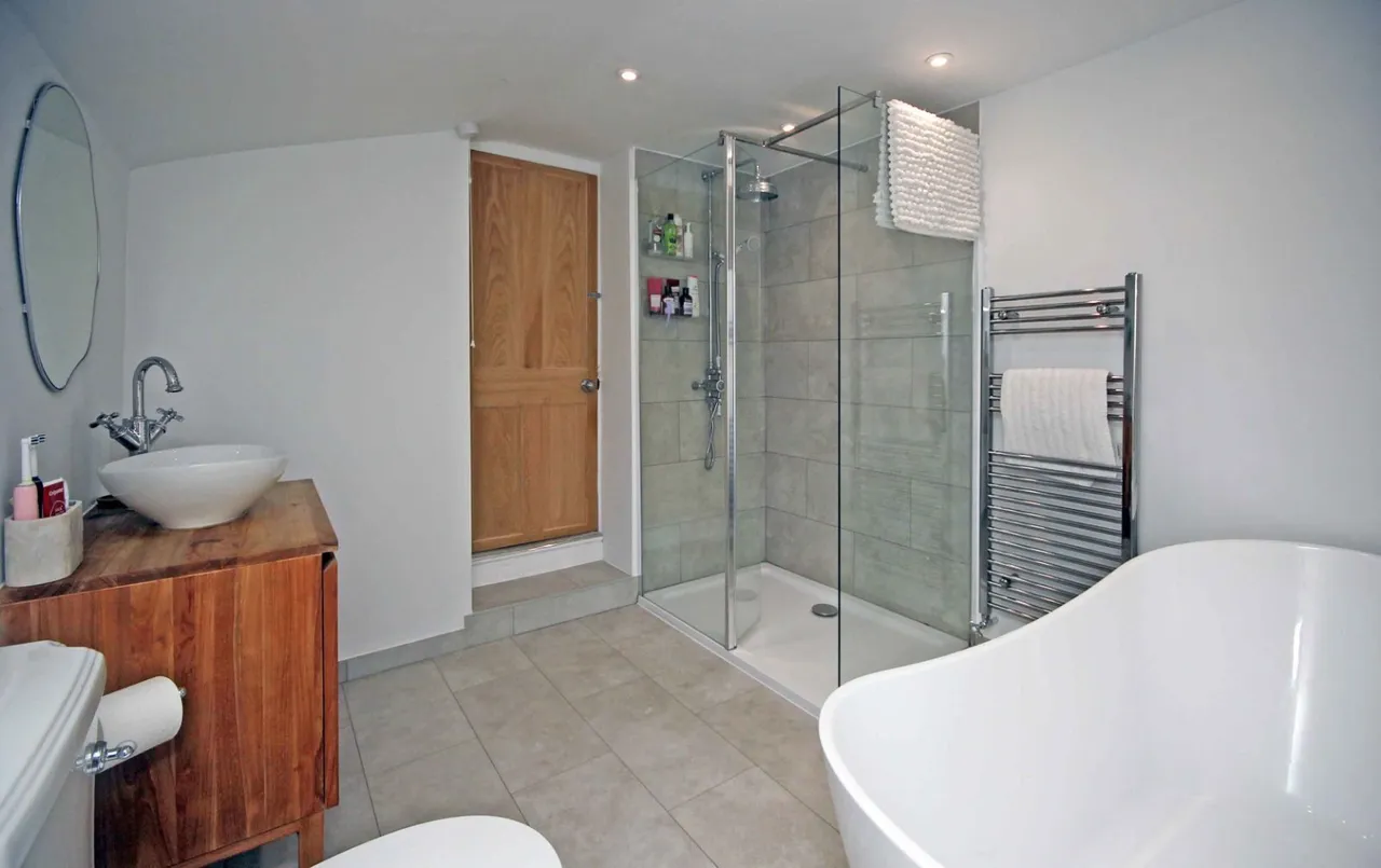 Glanhwfa Road, Llangefni, photo 10