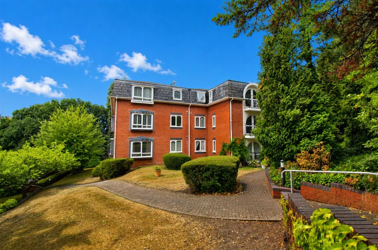 2 bed flat for sale, Oldnall Road, Kidderminster, DY10