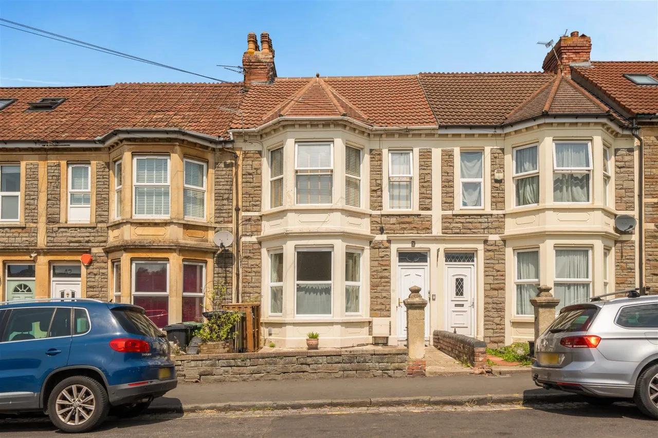 1 bed flat for sale, Hengrove Road, Knowle, BS4