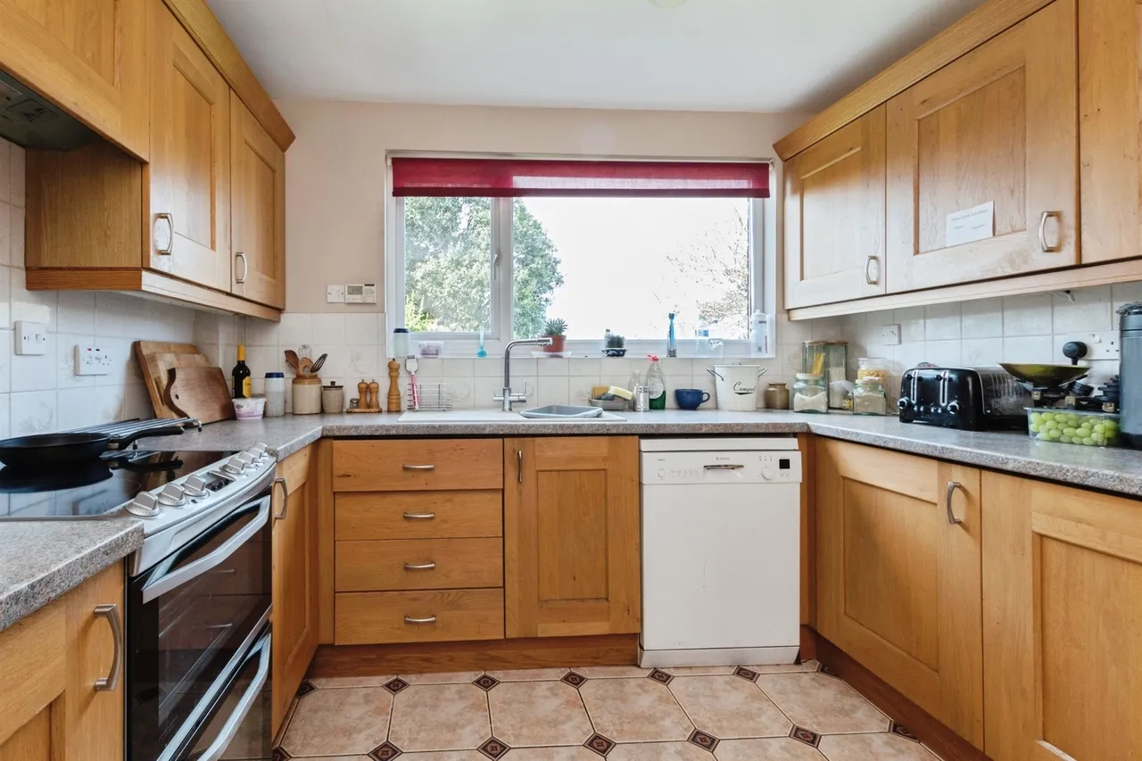 The Ridge, Woodfalls, Salisbury, photo 8