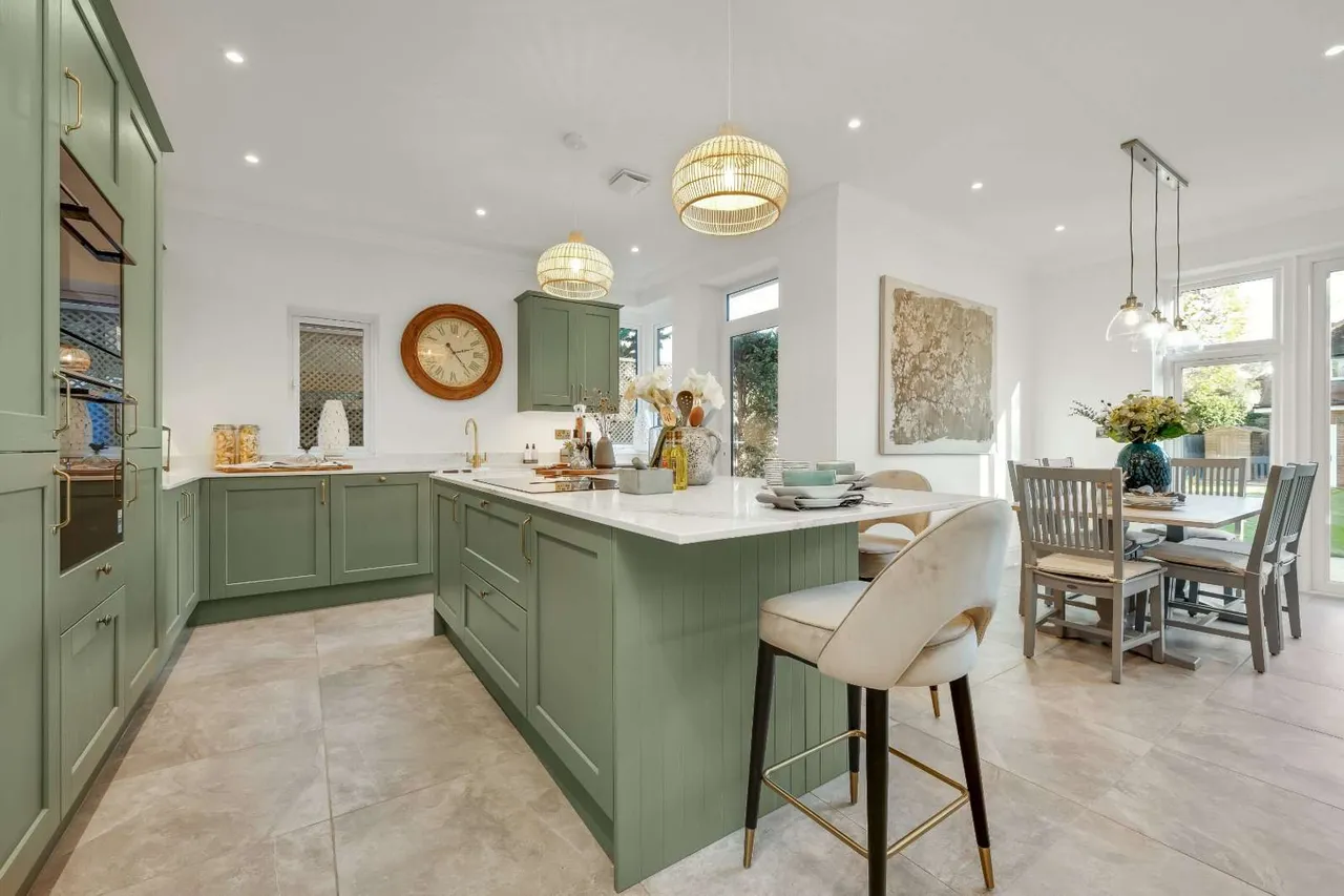Grove Way, Esher, Surrey, KT10 8HN, photo 8