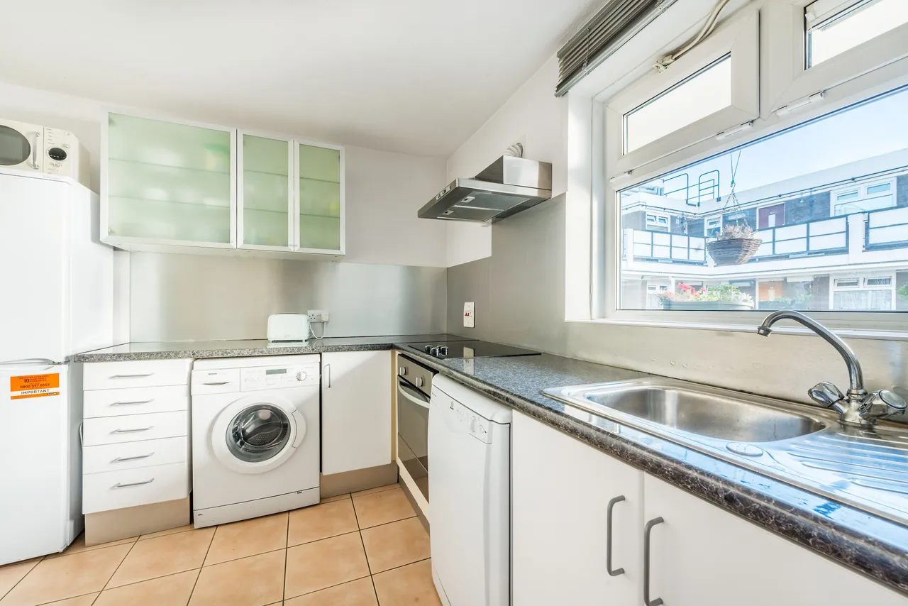 54 Lowerwood Court, 351 Westbourne Park Road, London, photo 2
