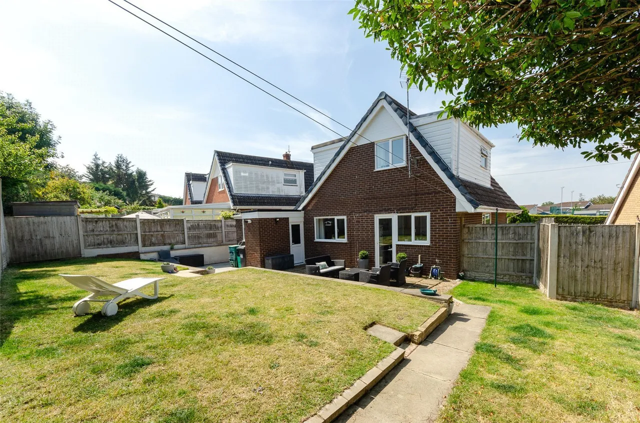 Birkdale Avenue, Colwyn Bay, LL29, photo 12