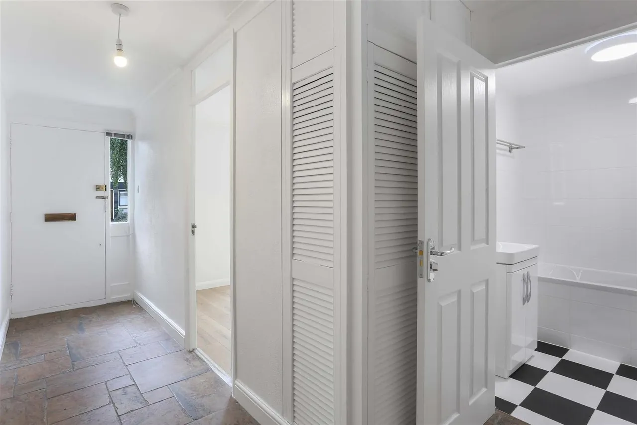 Bankside Close, Carshalton, SM5, photo 5