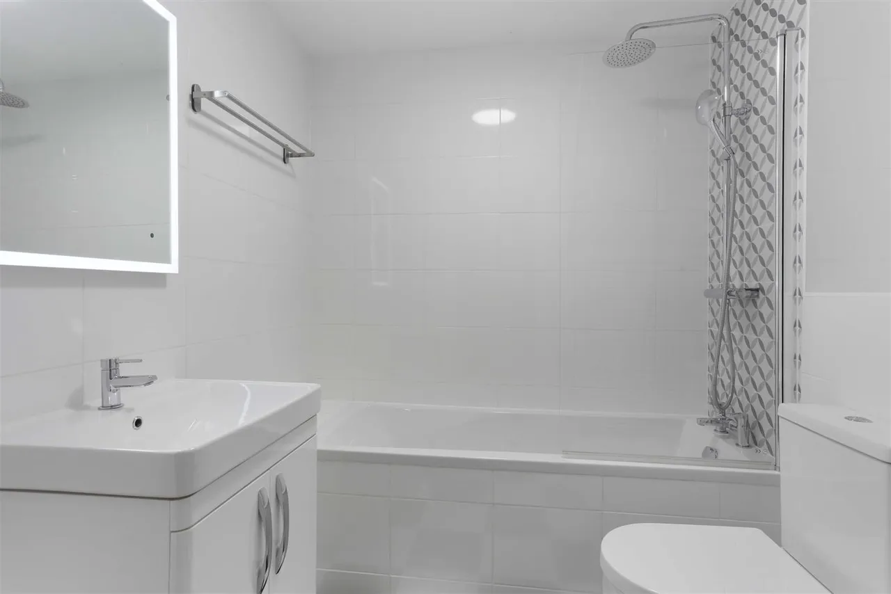 Bankside Close, Carshalton, SM5, photo 8