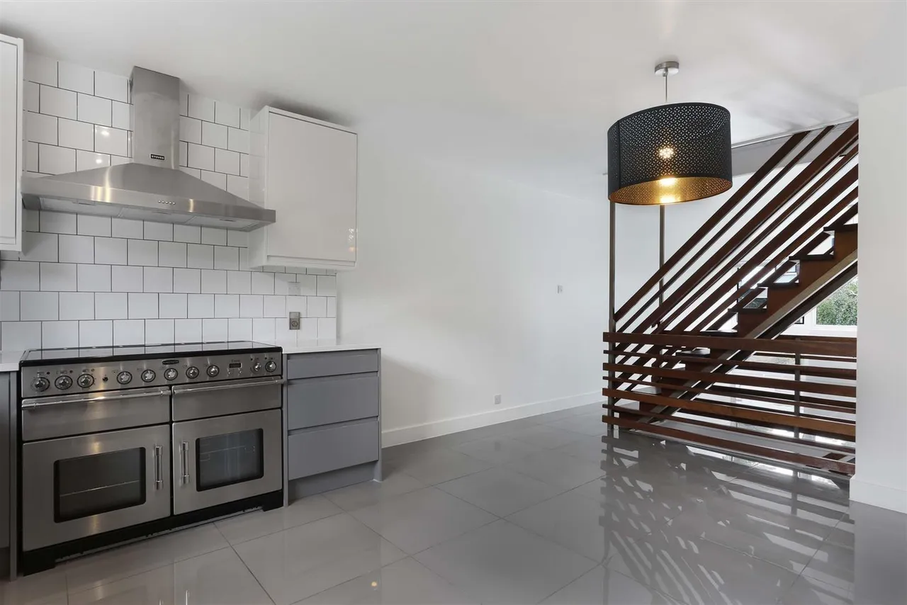 Bankside Close, Carshalton, SM5, photo 12