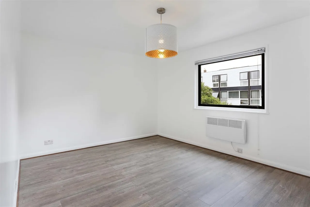 Bankside Close, Carshalton, SM5, photo 14