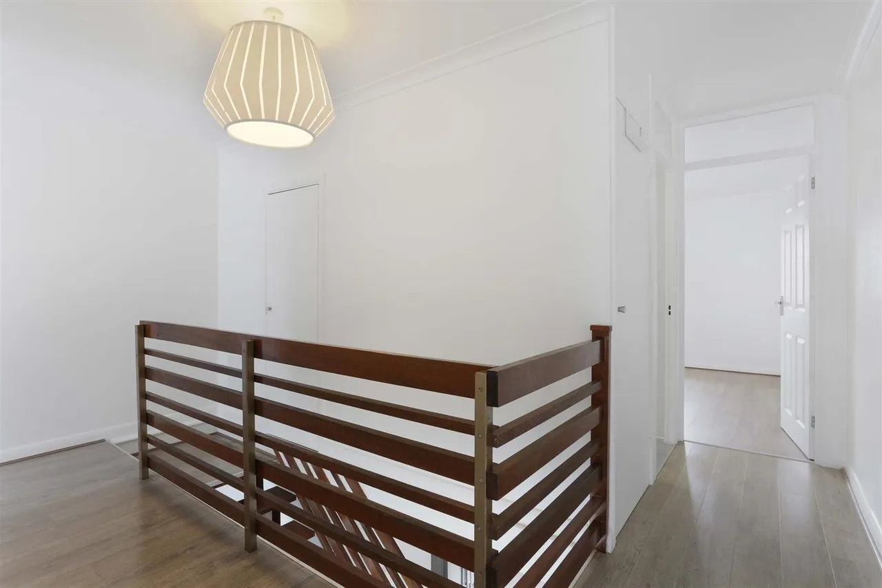 Bankside Close, Carshalton, SM5, photo 13