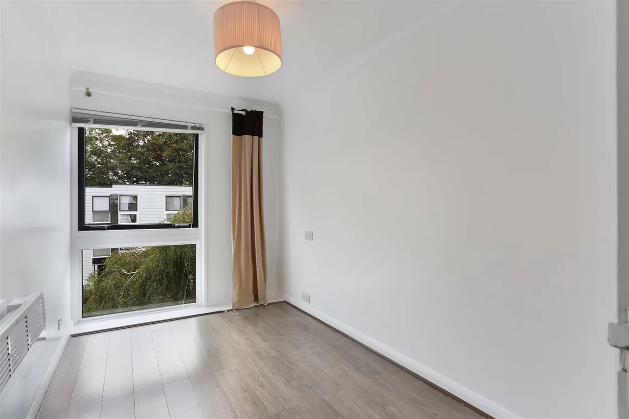 Bankside Close, Carshalton, SM5, photo 18