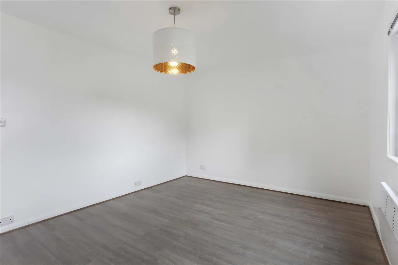 Bankside Close, Carshalton, SM5, photo 15