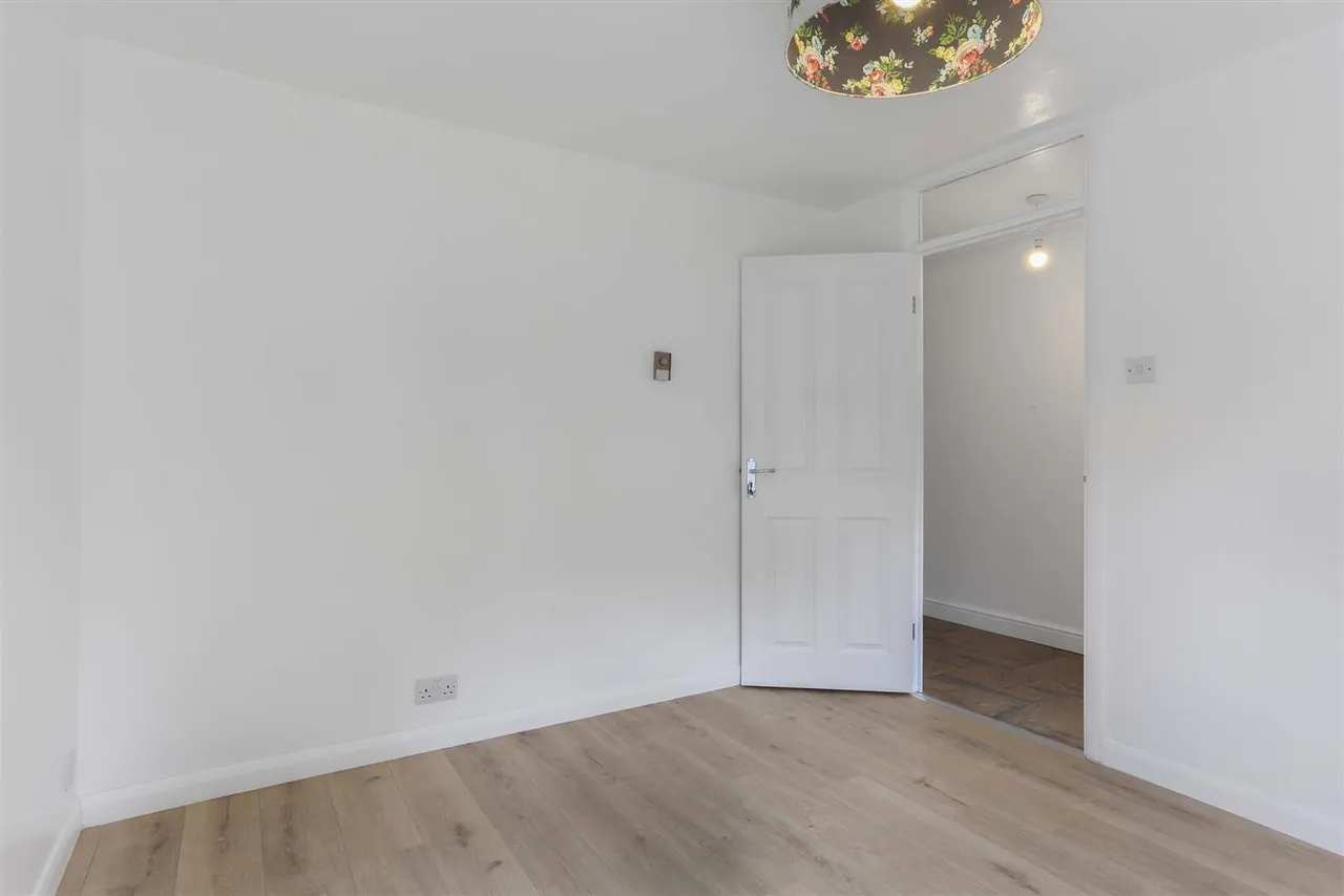 Bankside Close, Carshalton, SM5, photo 7