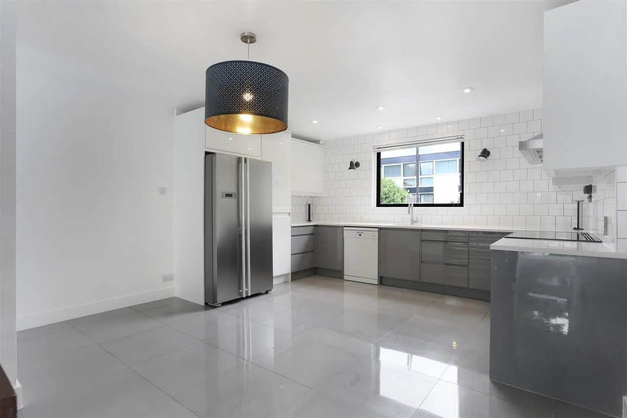 Bankside Close, Carshalton, SM5, photo 11