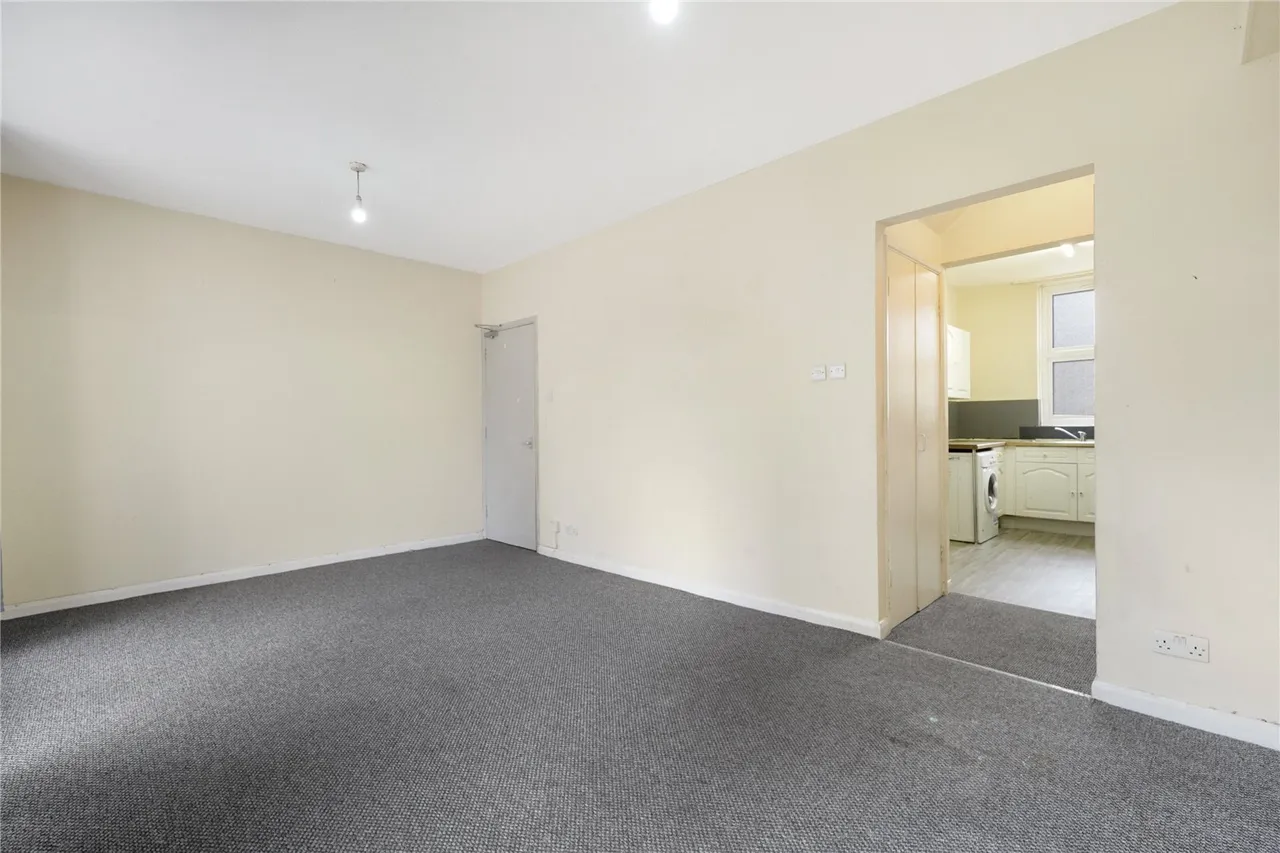 Redclyffe Road, East Ham, London, E6, photo 6