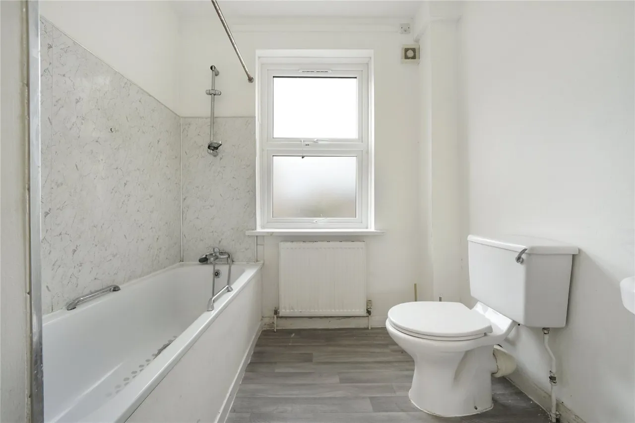 Redclyffe Road, East Ham, London, E6, photo 12