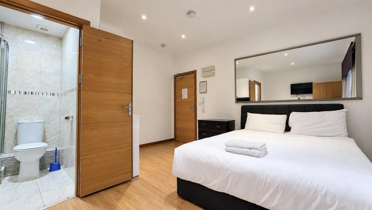 Kempsford Gardens, London, SW5, photo 2