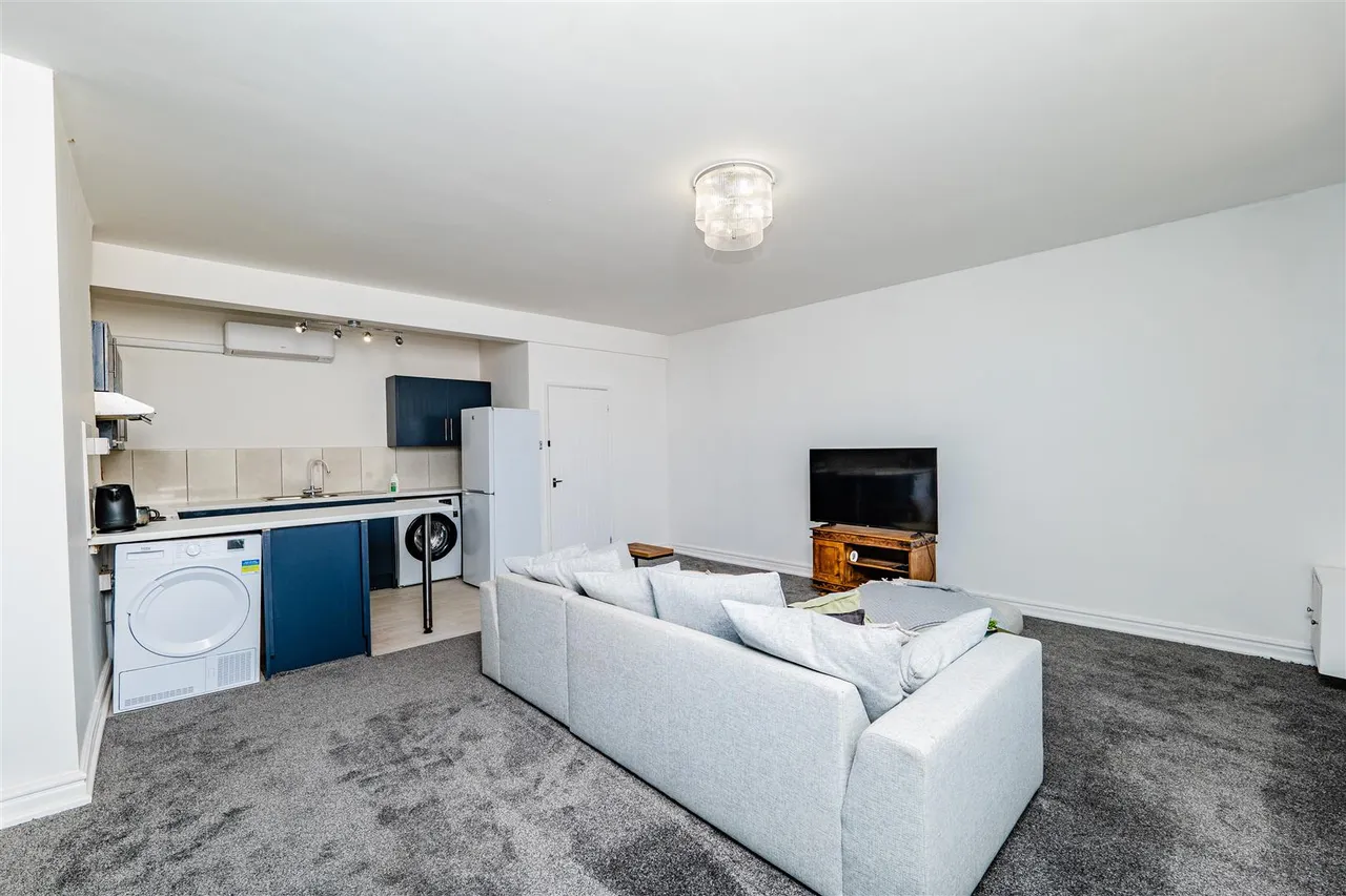 Holton Road, Barry, CF63 4HL, photo 9