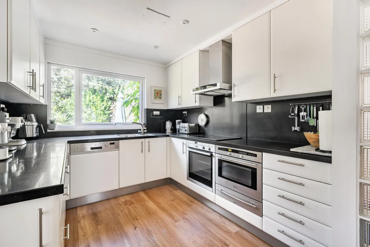 Marshall Close, Purley on Thames, RG8, photo 5