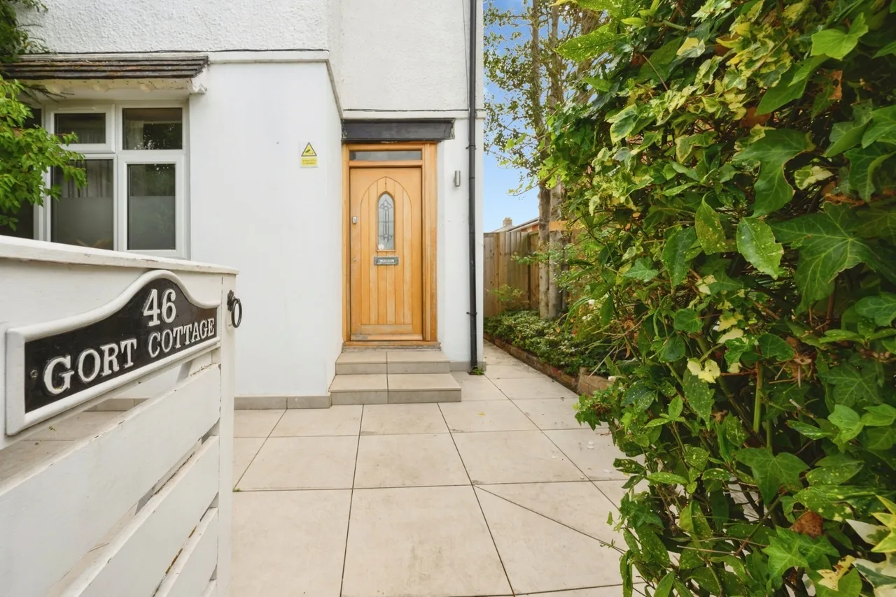 Upper Fairfield Road, Leatherhead, KT22, photo 13