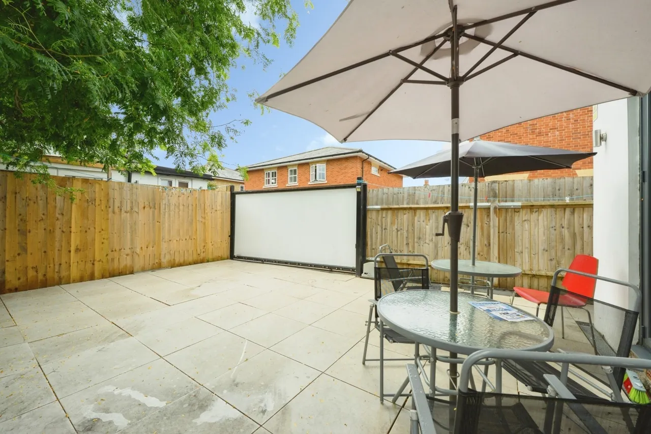 Upper Fairfield Road, Leatherhead, KT22, photo 6