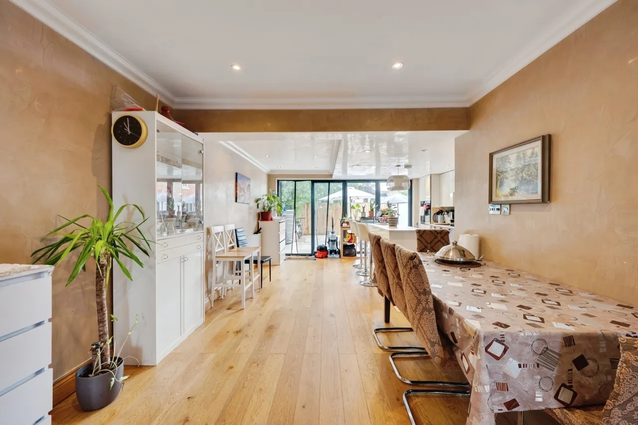 Upper Fairfield Road, Leatherhead, KT22, photo 15
